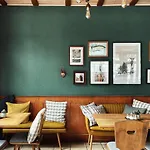 & Weinhaus Zum Schwarzen Baeren Hotel 3*