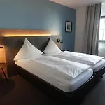 & Weinhaus Zum Schwarzen Baeren Otel 3*
