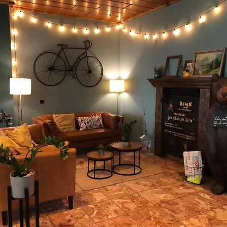 Hotel & Weinhaus Zum Schwarzen Baeren 3*