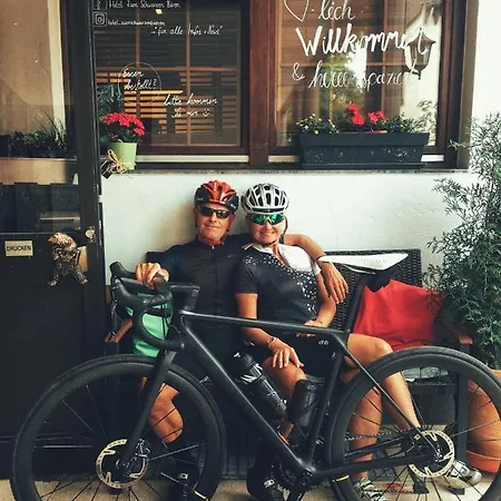 Отель & Weinhaus Zum Schwarzen Baeren Кобленц