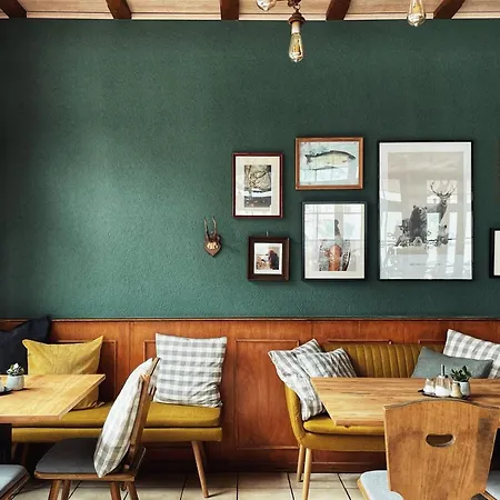 & Weinhaus Zum Schwarzen Baeren Hotel 3*