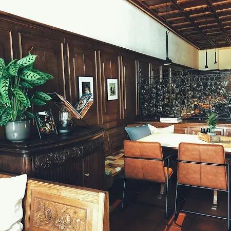 & Weinhaus Zum Schwarzen Baeren