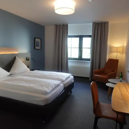 & Weinhaus Zum Schwarzen Baren 3*