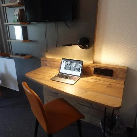 & Weinhaus Zum Schwarzen Baren Hotel