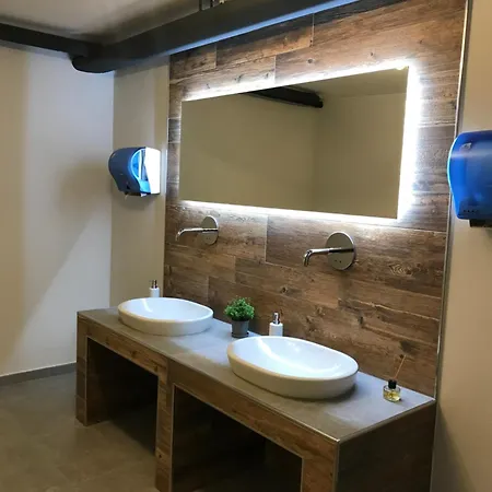 & Weinhaus Zum Schwarzen Baeren Кобленц