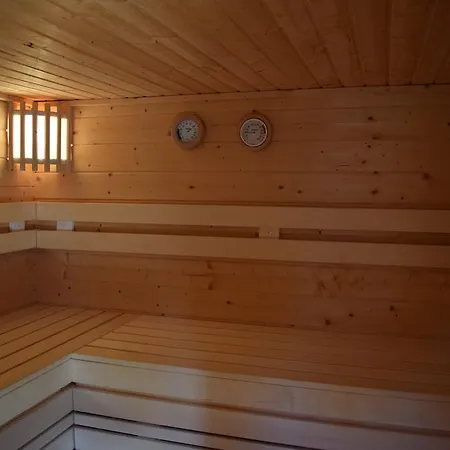 Отель & Weinhaus Zum Schwarzen Baeren