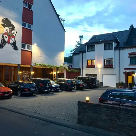 & Weinhaus Zum Schwarzen Baeren 3* كوبلنس