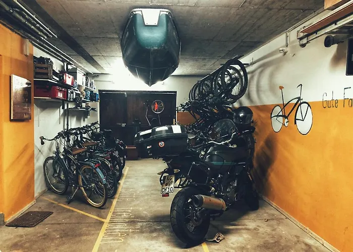 Hotel & Weinhaus Zum Schwarzen Baeren 3*