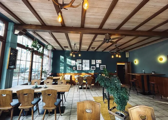 黑熊葡萄酒屋及酒店 科布倫茨