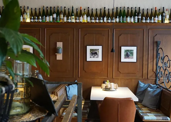 黑熊葡萄酒屋及酒店