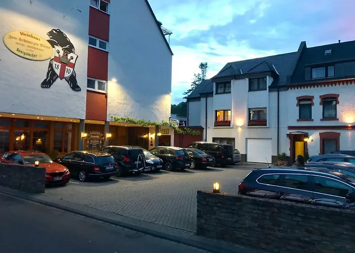 & Weinhaus Zum Schwarzen Baeren 3* Koblenc